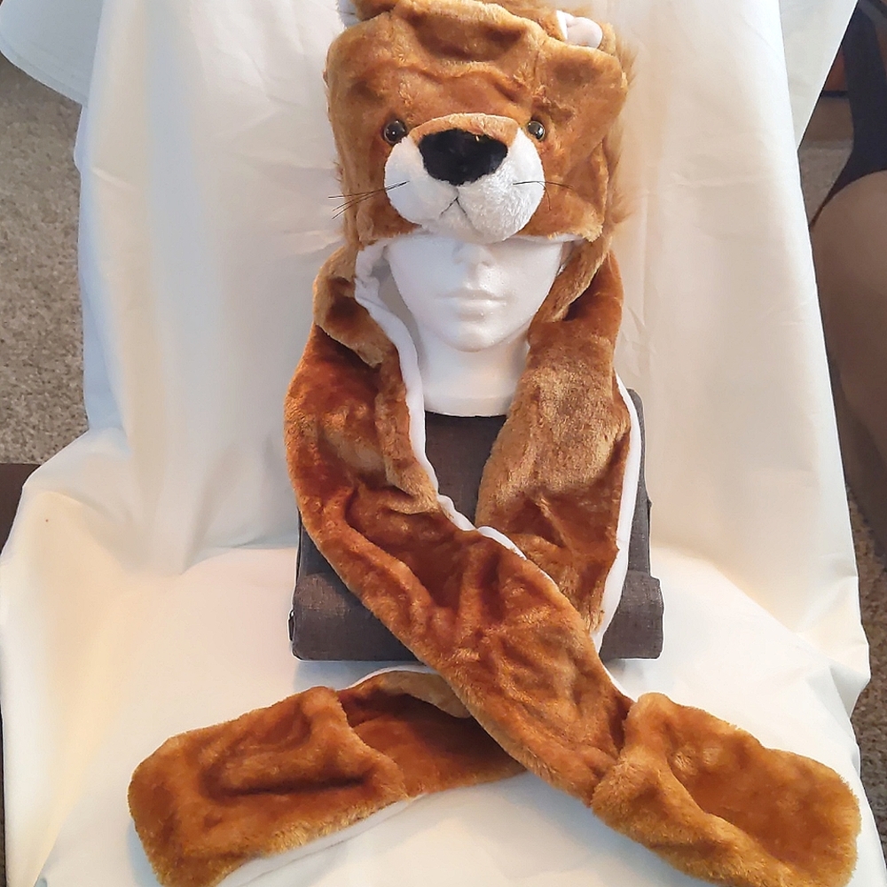 🆕️ Lion Critter Furry Plush Hat Scarf with Hand Warmers / Brown